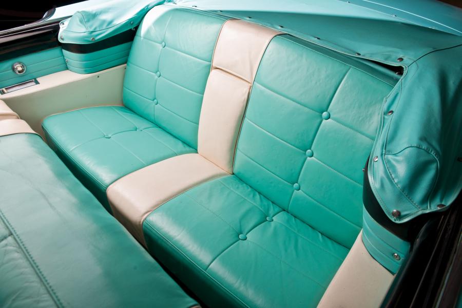  Lincoln Premiere Convertible 1957 года  (фото 10 из 38)
